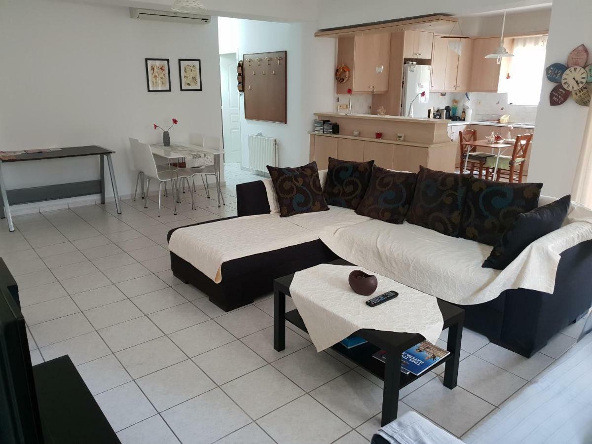 Spacious With Large Balcony * 伊拉克利翁